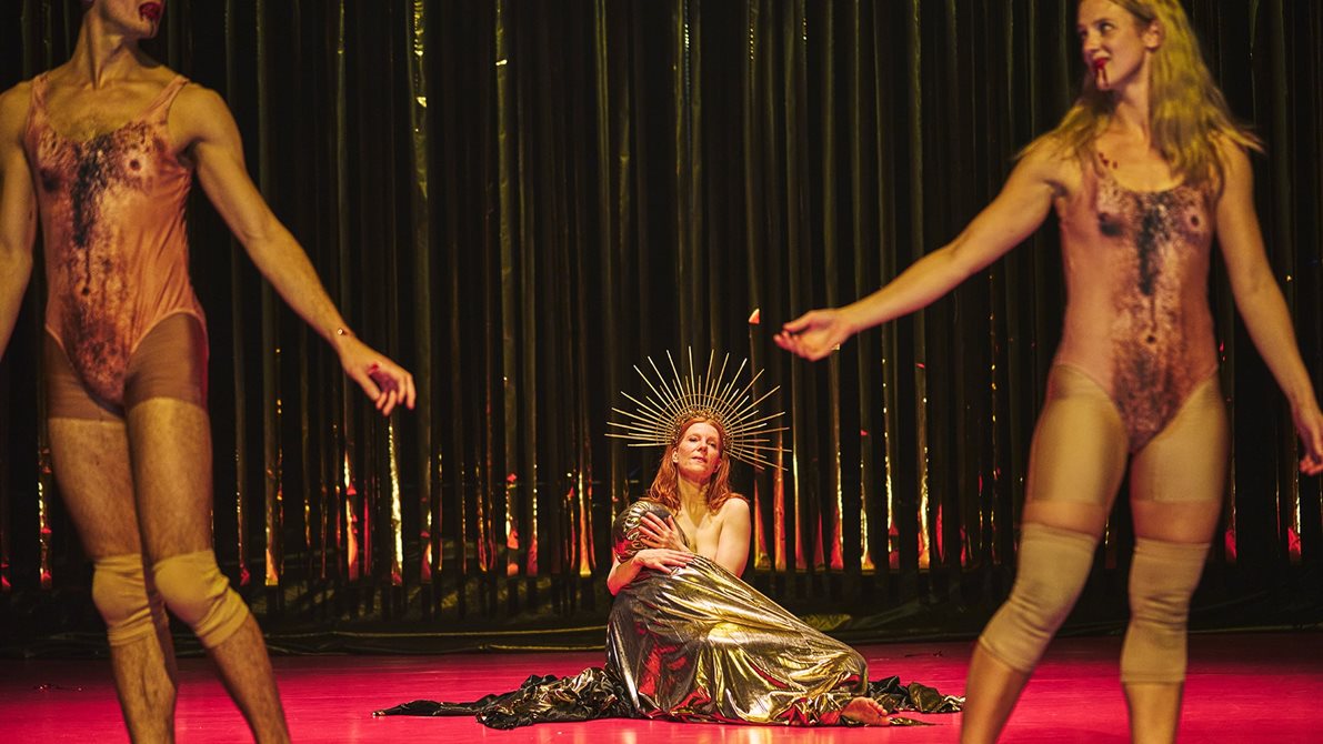 Dame med gullkrone fra forestillingen Romeo + Juliet